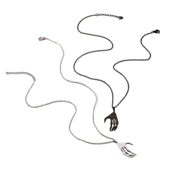 2Pcs/set Matching Necklaces for Couples Hip Hop Skull Hand Heart Pendant Necklace Gothic Couple Clavicle Chain Jewelry