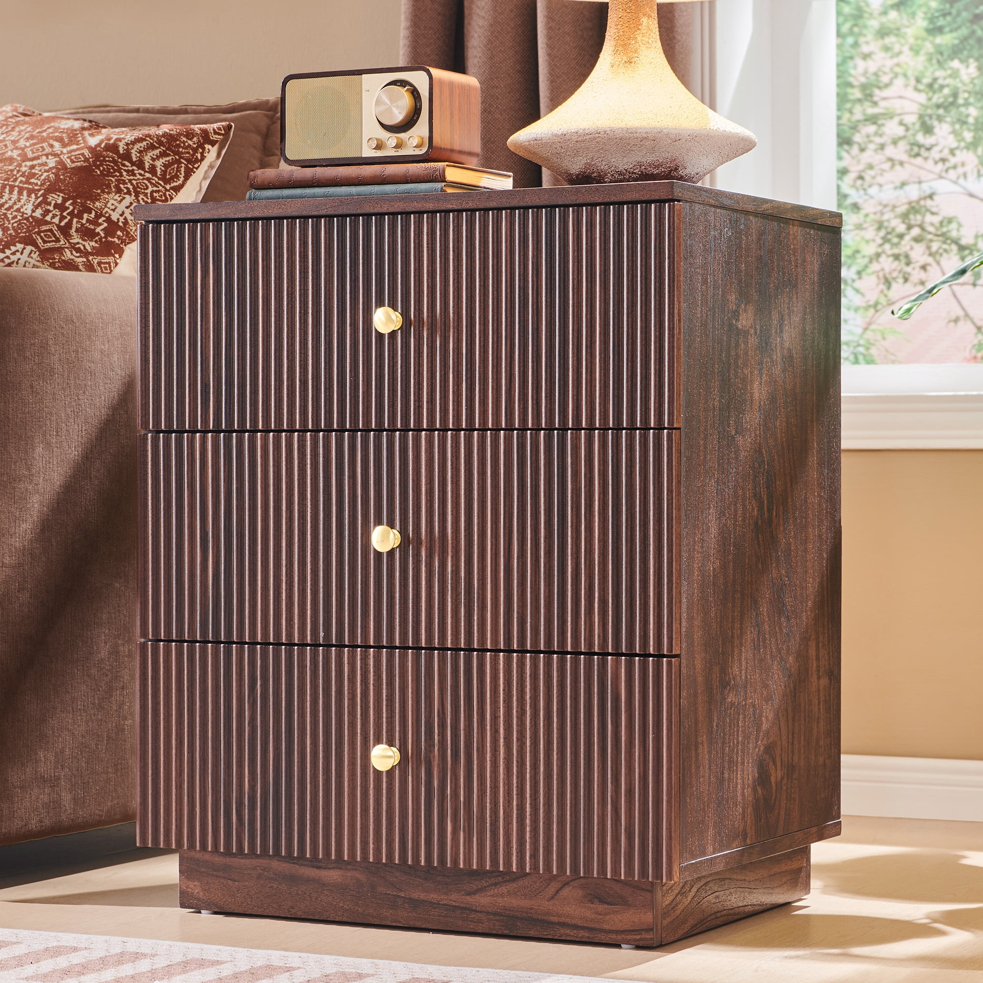 wow97e Modern Fluted Nightstand Set of 2 with Charging Station, 21.65" End Table with 3 Drawer, Bedside Table for Bedroom, Living Room