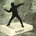 thumbnail image 3 of Decoración de resina Banksy Flower Thrower Estatua Escultura Adorno para el hogar TUNC Sencillez, 3 of 4