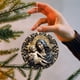thumbnail image 4 of Colgante de bendición de nacimiento de Navidad 2025 | Adorno acrílico para coche con visión estereoscópica | Decoración para árbol de Navidad y hogar | Regalo para recién nacidos para Navidad y, 4 of 5