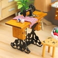 thumbnail image 2 of Máquina de coser vintage en miniatura Dollhouse a escala 1:12, 2 of 3
