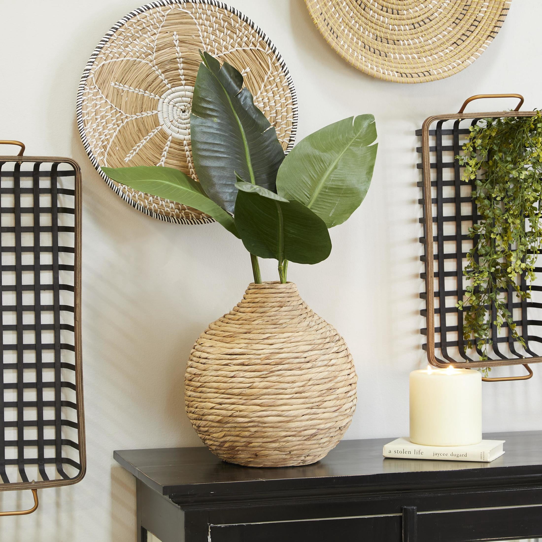 DecMode 14" Handmade Woven Brown Seagrass Vase