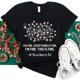 thumbnail image 2 of Estoy bien, todo está bien, ropa de mujer, luces navideñas, moda informal, ropa femenina, camisetas de manga corta, camisetas para mujer, 2 of 5