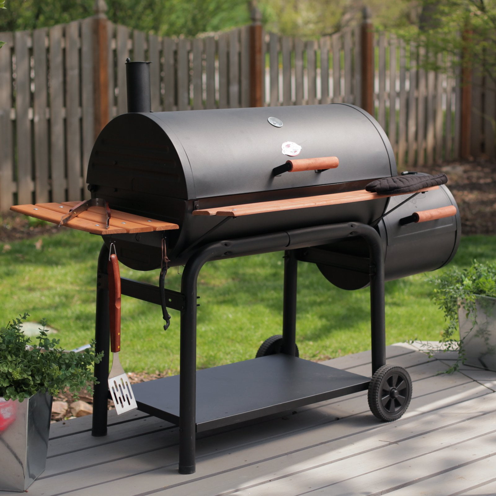Char-Griller Smokin Outlaw Charcoal Grill by A and J Mfg (Char-Griller)