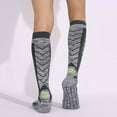 thumbnail image 3 of Chaussettes de Randonnée en Laine pour Femmes Bas Confortables et Épais pour l'Hiver Équipement de Sport Extérieur pour Ski Randonnée Course et Football Excellente Option, 3 of 8