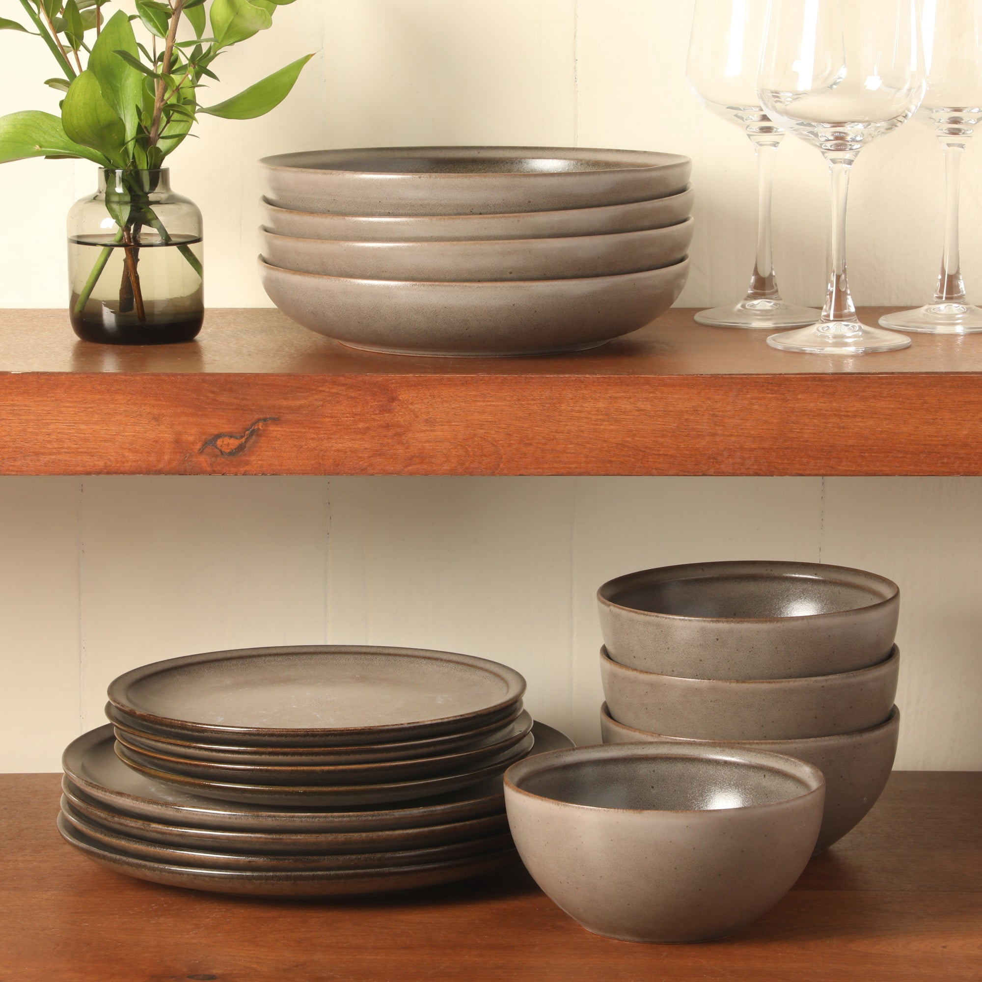 Gibson Elite Beckett Stoneware Reactive Glaze 16 Piece (Service for 4) Plates and Bowls Dinnerware Set - Grey
