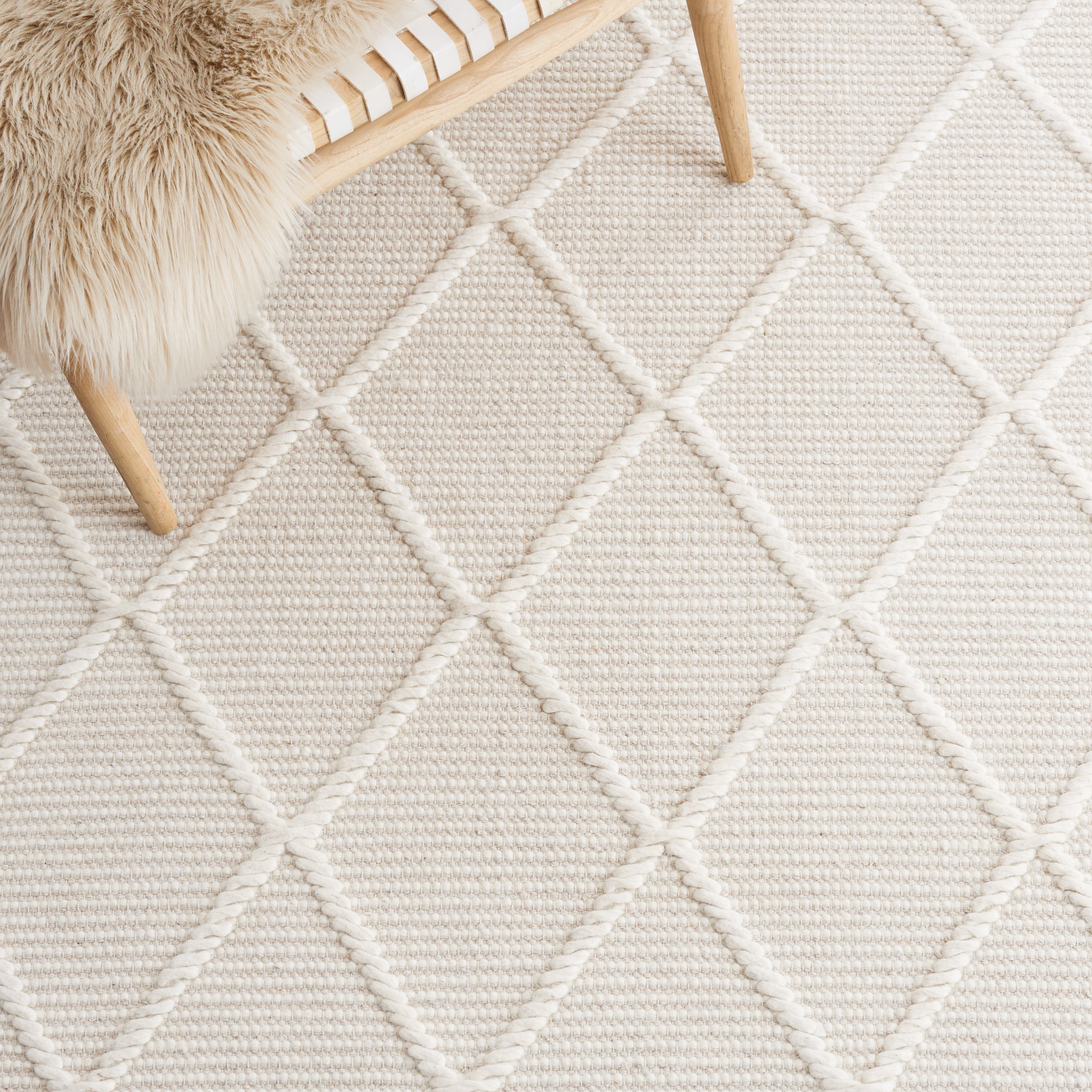 SAFAVIEH Natura Natasha Geometric Area Rug, Ivory, 5' x 8'