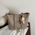 thumbnail image 2 of Bolso de mano nuevo 2025, de gran capacidad, de color sólido, sencillo, para hombro, de primavera y verano, de nicho de moda, para mujer, tendencia femenina., 2 of 5