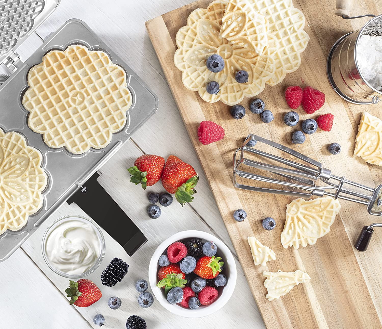  FineMade Pizzelle Maker with Non-Stick Coating, Electric  Pizzelle Cookie Baker Press with Snowflake Pattern, Make Two 4 Inch  Traditional Italian Waffle Cookies at Once, Recipe Included: Home & Kitchen
