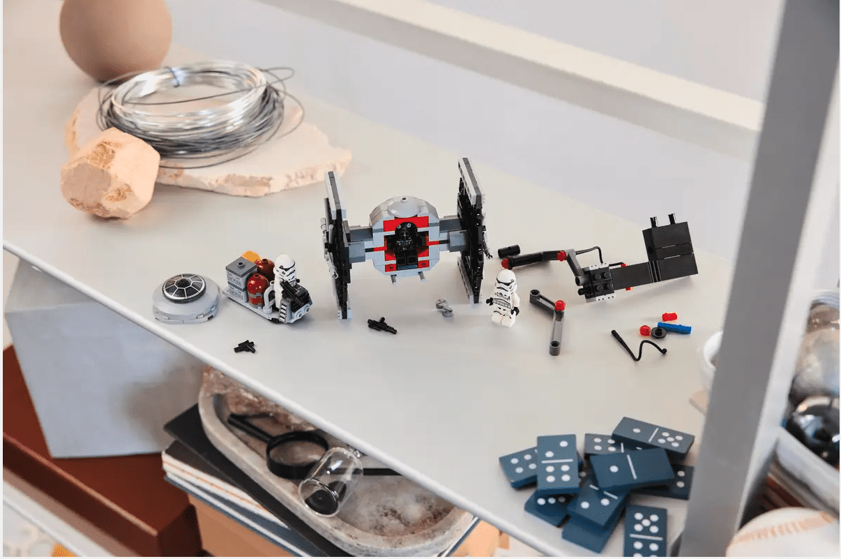 LEGO 40771 Star Wars TIE Fighter with Imperial Hangar Rack