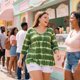 thumbnail image 3 of Tops de mujer plus size Agnes Orinda con rayas de teñido anudado, cuello en V, mangas 3/4, blusas casuales 4X verdes, 3 of 8