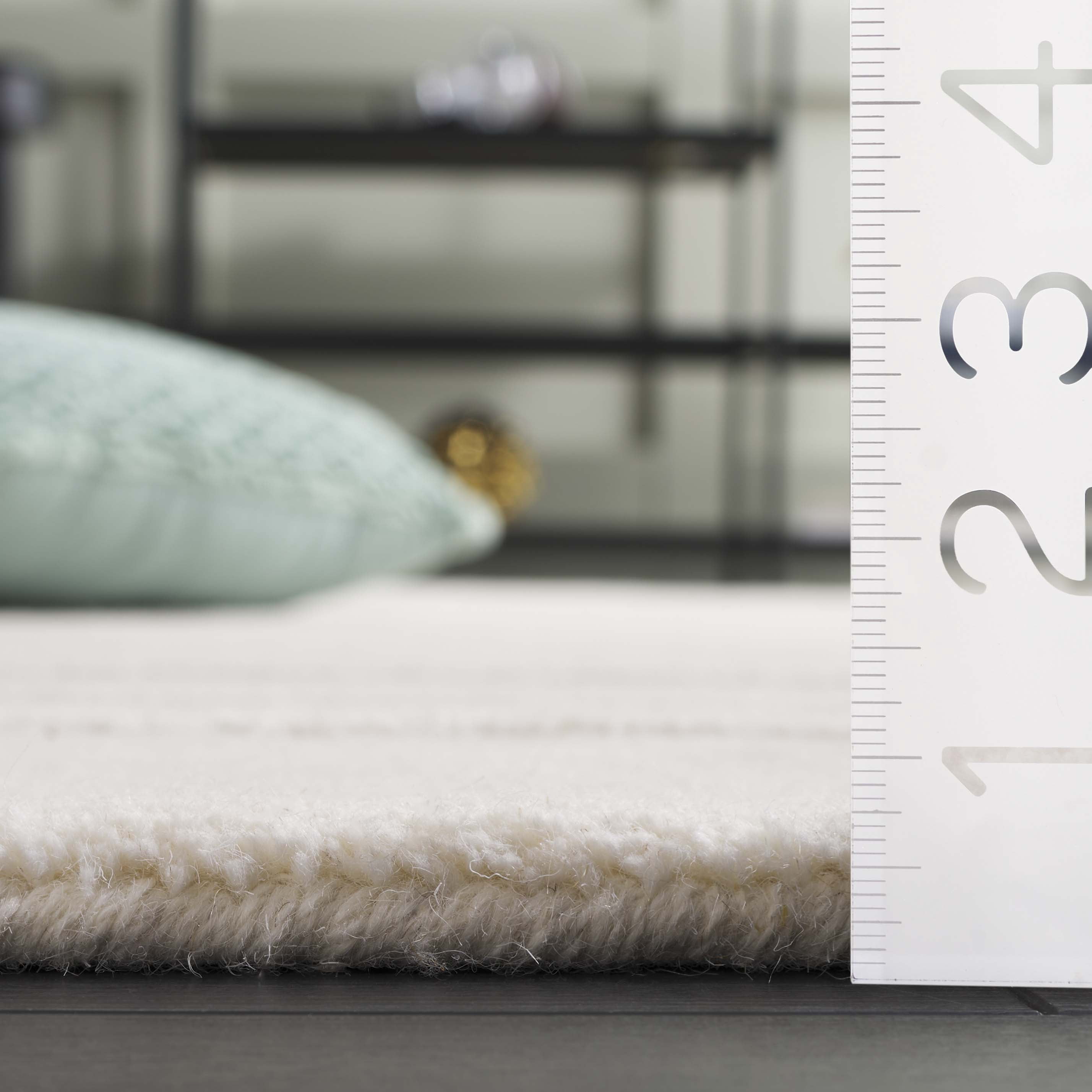 SAFAVIEH Mykonos Trecia Geometric Area Rug, Ivory, 6' x 9'