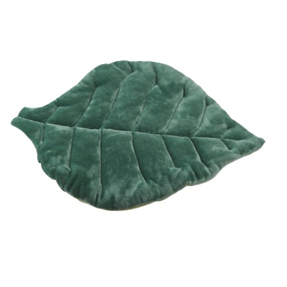 Self Warming Cat Bed Leaf Shaped Pet Mat for Indoor Use Warm Pad and Mattress Pet Accessories Supplies