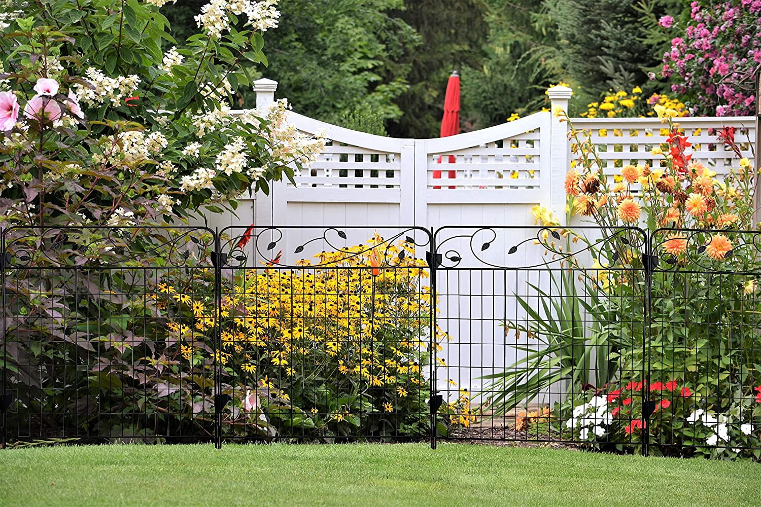 Ashman Online Garden Fence 44in x 3ft - Outdoor Rustproof Metal Landscape Fencing Wrought Iron Wire Gate Border Edge Folding, Black Color, (Set of 4)