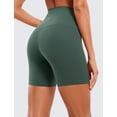 thumbnail image 2 of Shorts CRZ YOGA ButterLuxe Cintura Alta 15 cm Verde Oscuro XS, 2 of 5