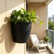 thumbnail image 4 of Maceta colgante de pared para uso interior y exterior con orificios de drenaje,soporte de plástico para balcón,terraza y decoración de pared de jardín., 4 of 6