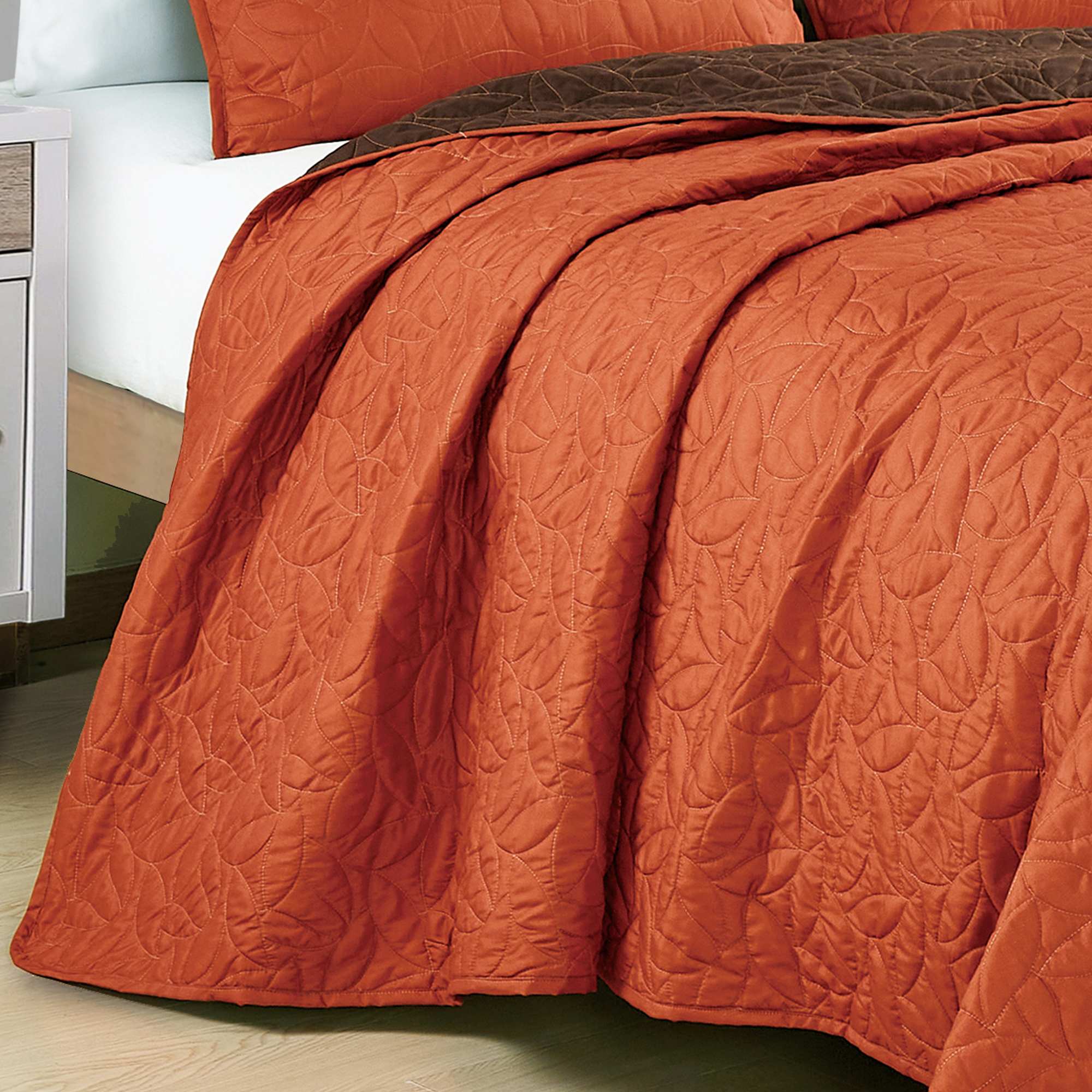 Evjk 3-Piece Decorative Lightweight Bedspread Set – Reversible, Microfiber with Refined Solid, King