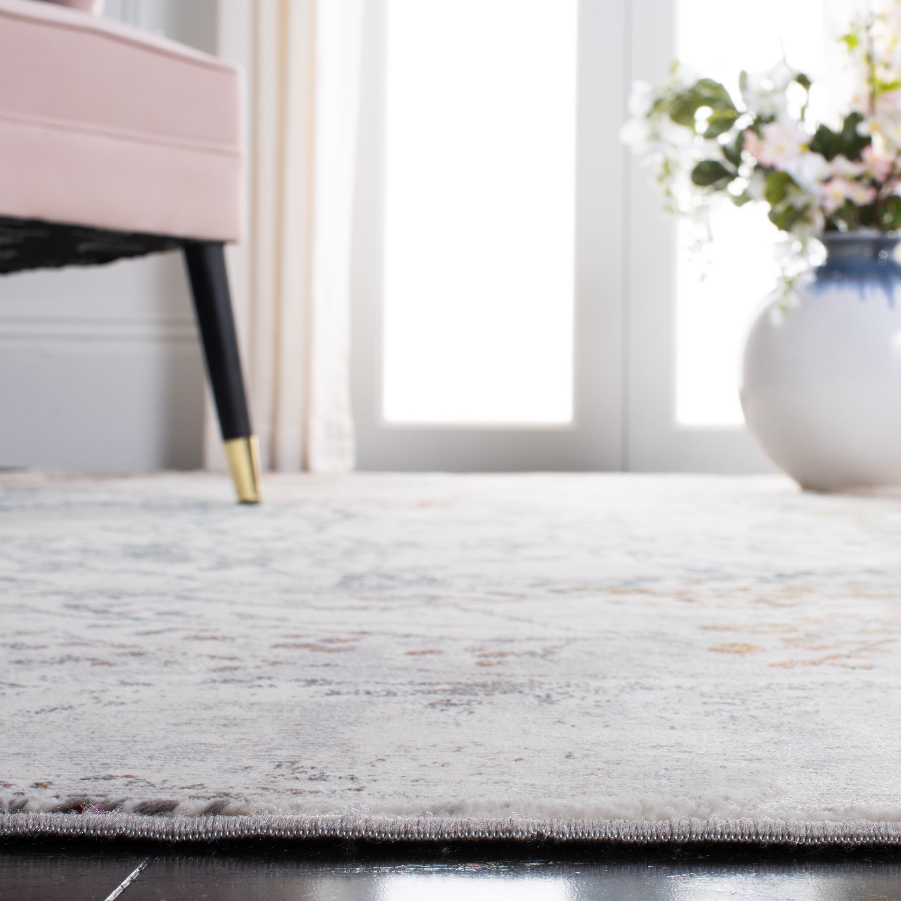 SAFAVIEH Aria Rebecca Floral Area Rug, Ivory/Blue, 5'1" x 5'1" Round