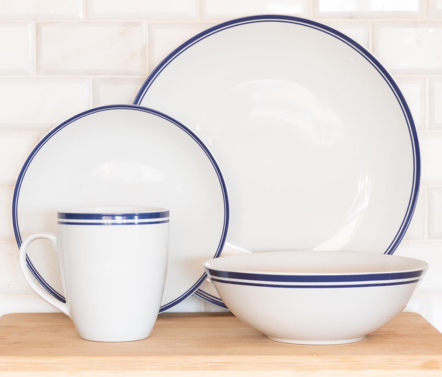 10 Strawberry Street Simply Coupe 16Piece Dinnerware Set, Blue