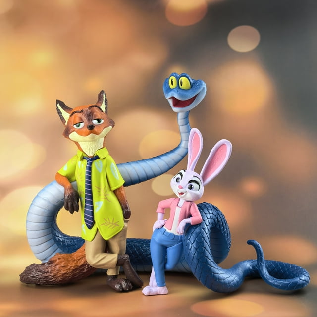 Yellow Animal Style B Ornament, Approx. 13.5-18.5cm High, Elegant Design, Suitable for Home Display and Collection