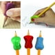 thumbnail image 3 of Paquete surtido de empuñaduras de lápiz premium, ayuda de escritura ergonómica universal para diestros y zurdos, pinzas de lápiz coloridas, incluye diferentes empuñaduras, colores surtidos, 3 of 5
