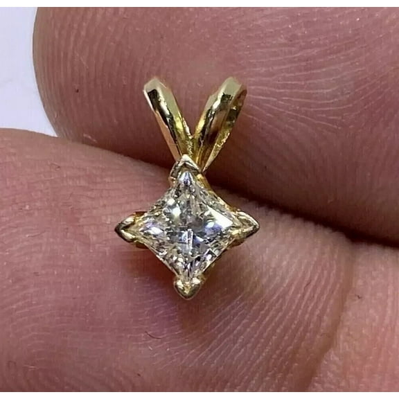 Women Solitaire Pendant 14K Yellow Gold Plated 1Ct Princess Lab Created Diamond