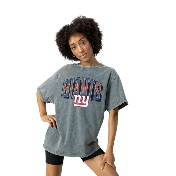 Women's Gameday Couture Gray New York Giants Peak Performance Oversized Snow Wash T-Shirt