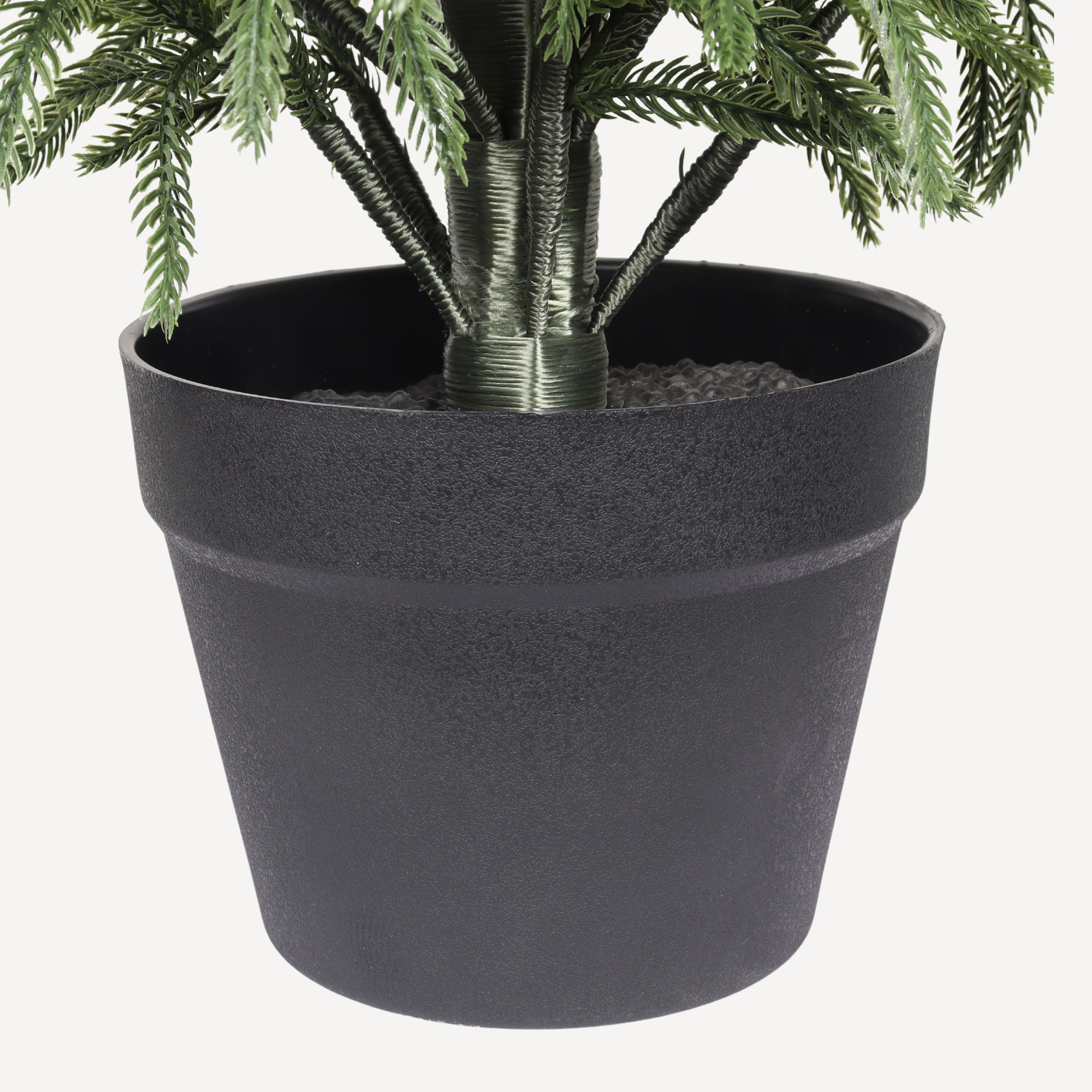 Ultra-Realistic Artificial Christmas Tree Dense Lush Look Detachable Packaging Indoor Outdoor Decor