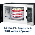 thumbnail image 4 of Horno Microondas GE GCST07N1WSS 0.7 pies cúbicos 700W con Accesorios, 4 of 8