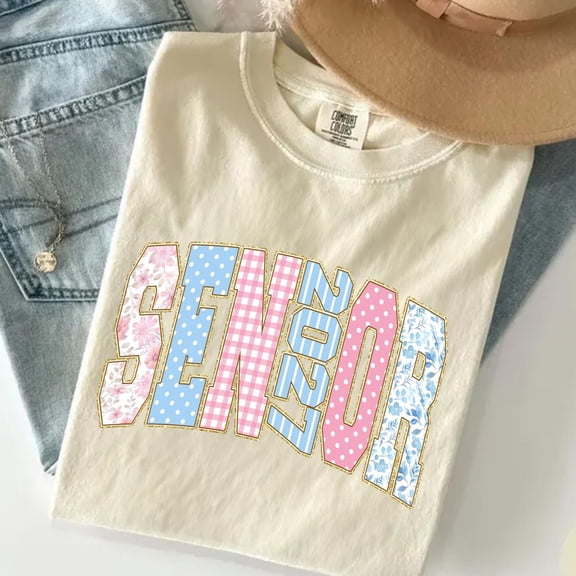 Senior 2027 Girls Shirt Floral Grandmillennial High School Senior Tee Graduation Gift Clas