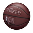 thumbnail image 3 of Baloncesto WILSON NBA Forge Plus para interiores y exteriores, color granate Sz 7, 3 of 6