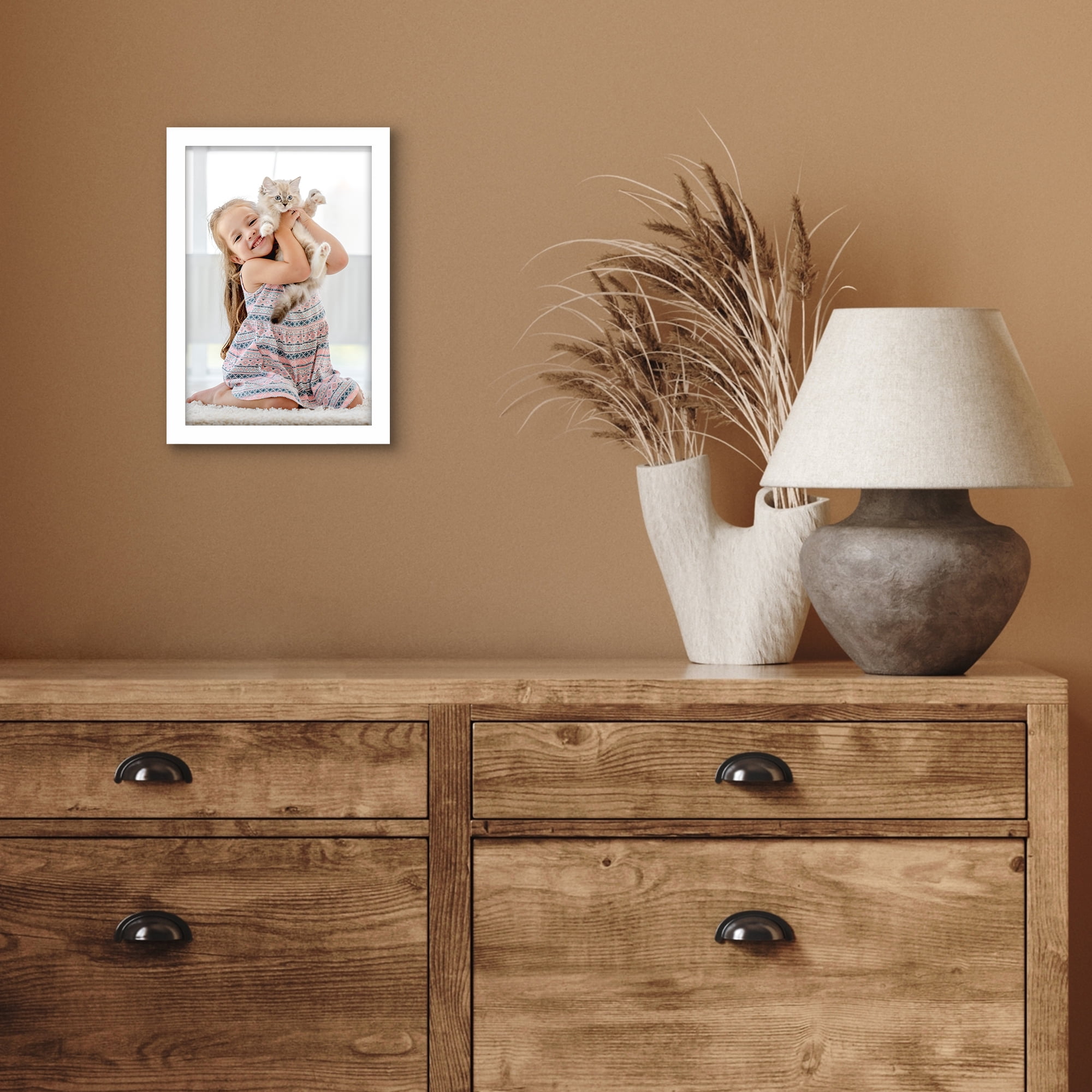 Americanflat 4x6 Picture Frame with Shatter-Resistant Glass Streamline Collection Thin Border Photo - White