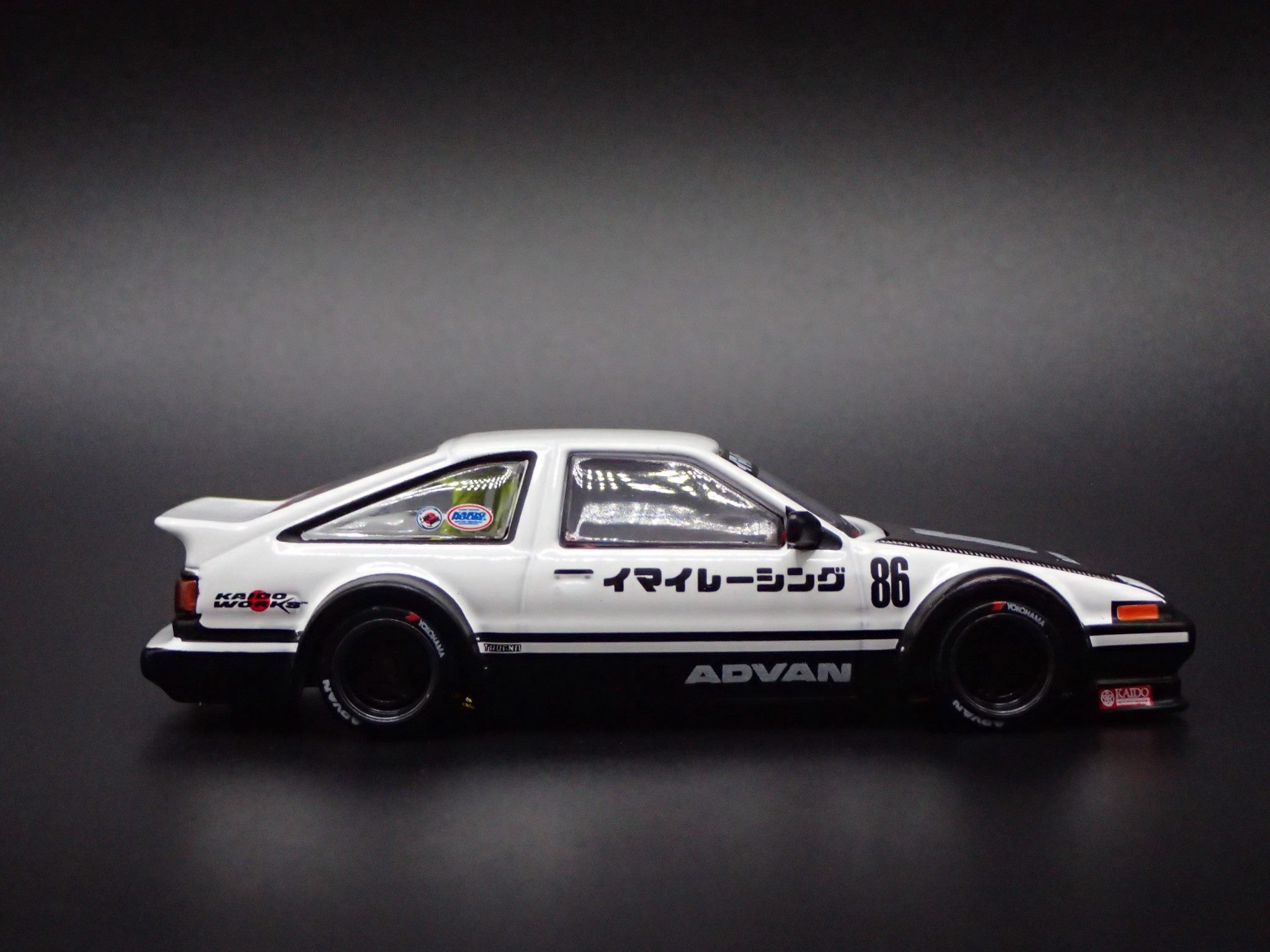 Open Box 1983-1987 TOYOTA AE86 SPRINTER TRUENO KAIDO HOUSE 1/64 SCALE DIECAST MODEL CAR