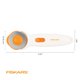 thumbnail image 2 of Fiskars - Cortador giratorio de 45 mm para tela, cortador de tela de acero premium que corta a través de múltiples capas, diestros y zurdos, fácil y seguro cambio de c, 2 of 7