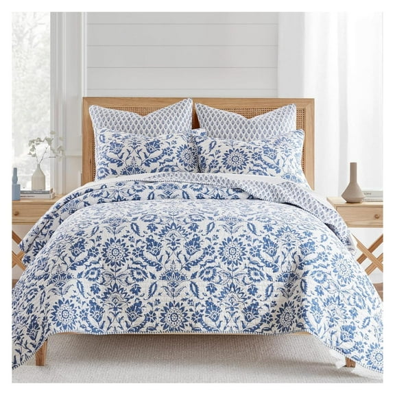 - Clara Blue Quilt Set - Full/Queen Quilt and Two Standard Shams - Floral - Blue White - Quilt (88x92in.) and Shams (20x26in.) - Reversible - Cotton