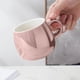 thumbnail image 5 of Fiudx Taza de Cerámica, Taza de Café con Asa Elegante, Recipiente de Agua Versátil, Diseño Elegante Disponible En Varios Colores, Uso En La Oficina En Casa, Regalo Perfecto para Amigos y Familiares., 5 of 6