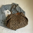 thumbnail image 3 of Leopard Print Tote Bags for Women Large Capacity Shoulder Bag Everyday Use Stylish Design Versatile Functionality, 3 of 4