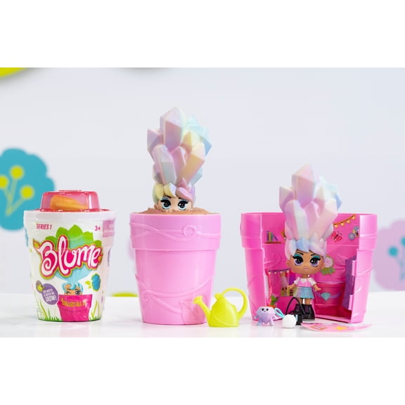 Blume Doll