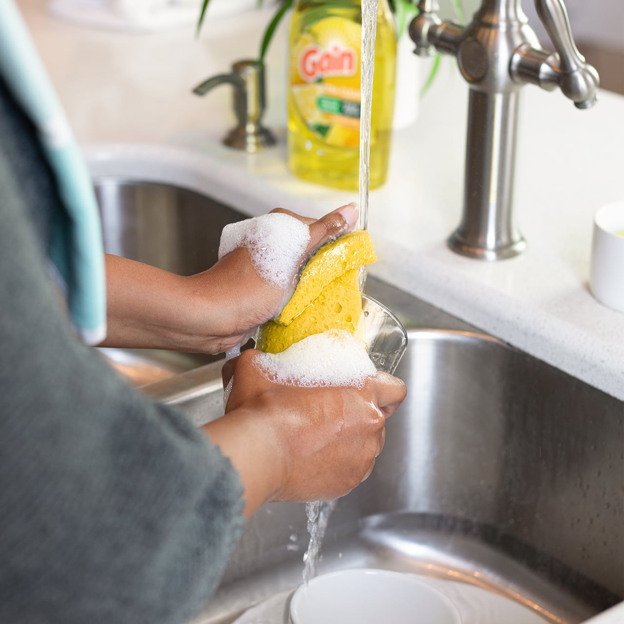 Gain Lemon Zest Dishwashing Liquid