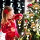 thumbnail image 2 of Navidad 2021, Colgante Familiar Personalizado, Decoración De Árbol De Navidad, Adornos Colgantes De Navidad De Resina Diy Para Amigos De La Familia Noticed HA042985-03, 2 of 6