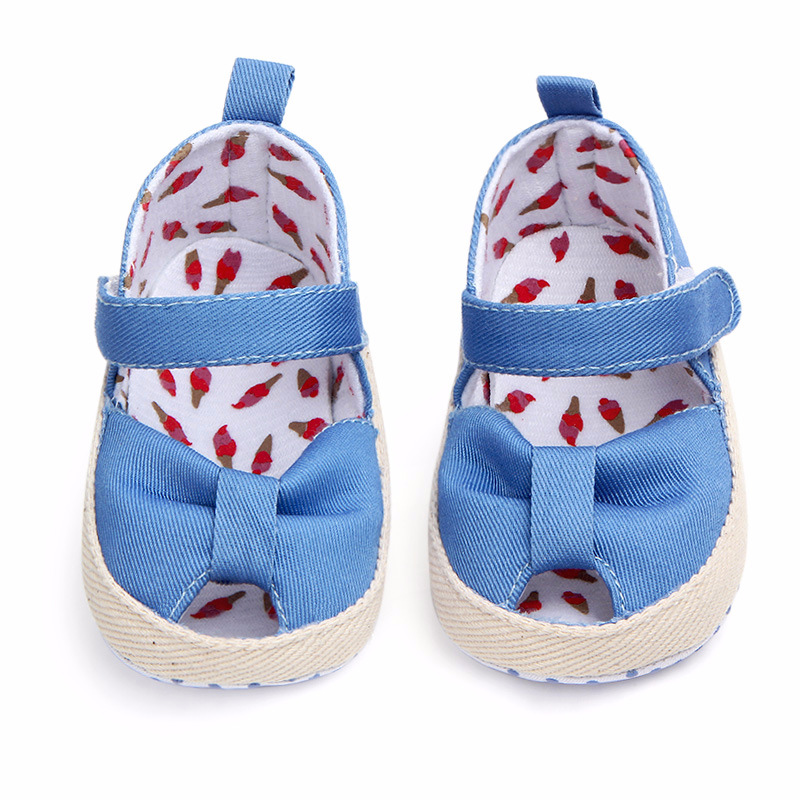 born baby shoes