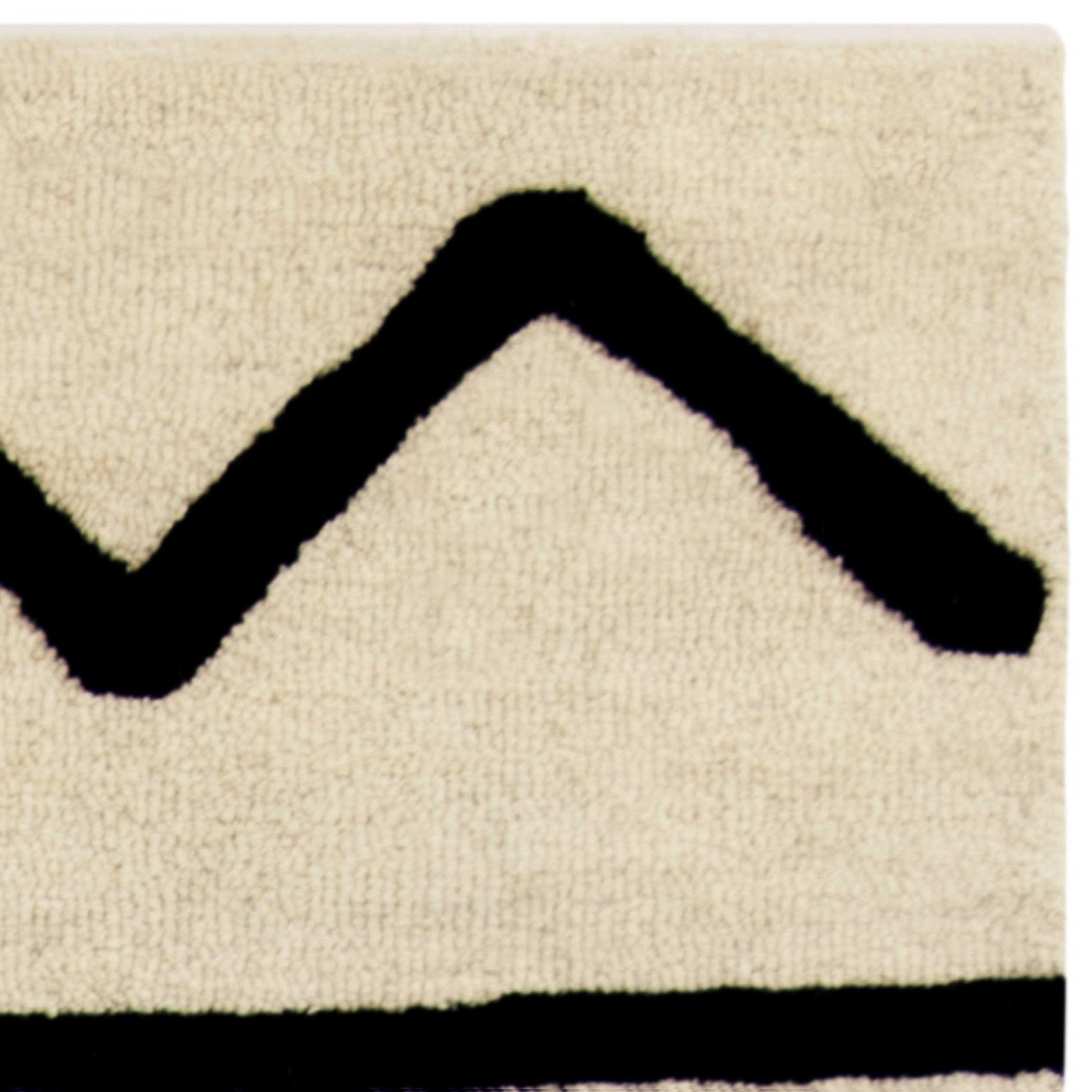 SAFAVIEH Kids Zigzag Striped Wool Area Rug, Ivory/Black, 6' x 9'