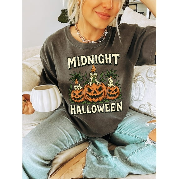 Midnight Halloween Pumpkin T-shirt, Vintage Halloween Shirt, Halloween 2025 TH050634