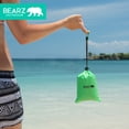 thumbnail image 4 of Manta de bolsillo BEARZ para exteriores, impermeable, plegable, 140 x 152 cm, 4 of 7