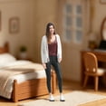 thumbnail image 1 of 1:18 Niña con suéter Modelo 3D Personaje Modelo Accesorio Fotográfico Miniatura realista Niña de pie para mesa de Decoración de escritorio, 1 of 8