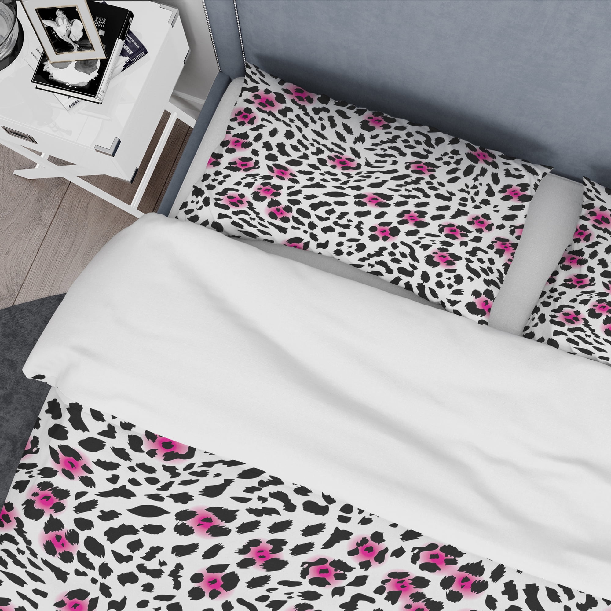 Designart 'Glam Leopard Pattern' Mid-Century Modern Duvet Cover Set
