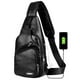 thumbnail image 1 of Mochila bandolera de piel para hombre con puerto USB, 1 of 9