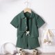 thumbnail image 1 of MKLEKYY conjunto de 2 Piezas de Ropa para Bebés y Niños Pequeños, Camisa Acanalada con Botones y Pantalones Cortos con Bolsillo, 12 Meses, 6T, Sin Camiseta, 1 of 4