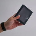 thumbnail image 2 of Cartera elegante azul para mujer, funcional, ligera y de diseño minimalista que se integra perfectamente a tu estilo de vida, 2 of 7
