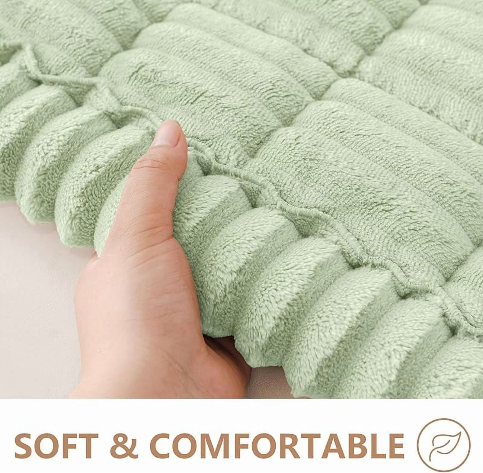 Zeokiar Smiry Couch Cover for Dogs Washable, Non Slip Fuzzy Pet Couch Covers for 3 Cushion Sofa Pet Friendly, Thick Soft Sofa Slipcovers Cushion Protector